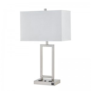 Lamp Gatsby με φινίρισμα νικελίου, δύο καταστήματα, ένα διακόπτη rocker/off και μια θύρα USB