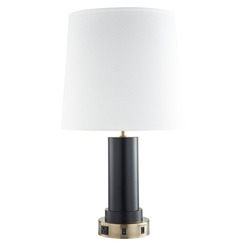 Custom Nightsand Lamp με αντίκες ορείχαλκο και μαύρο φινίρισμα, ένα/off rocker switch, μια βολική έξοδο και ένα λιμάνι φόρτισης USB στο Room