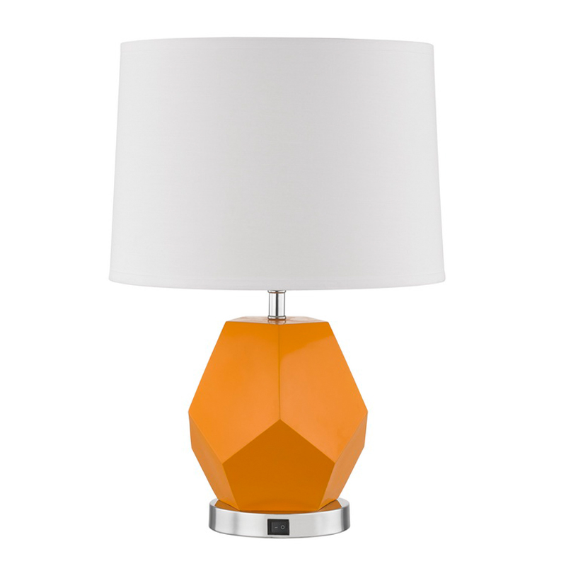 Hampton Inn Hotel Table Lamp με σώμα ρητίνης και ένα/off rocker switch στο δωμάτιο ξενοδοχείου